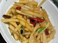 金牌土豆丝-吃饭皇帝大土家民族菜(正大广场店)