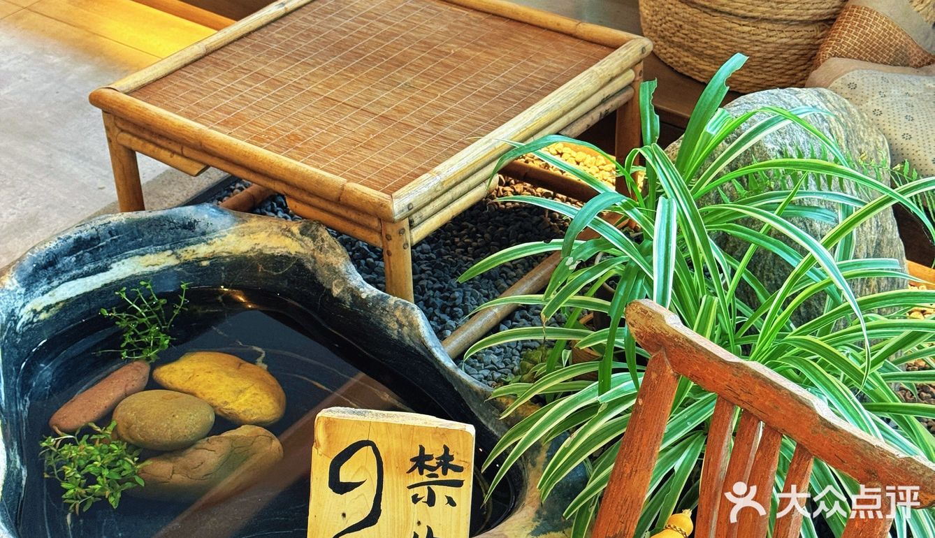 🍓如果有来生，要做一棵树，站成永恒。三毛印记