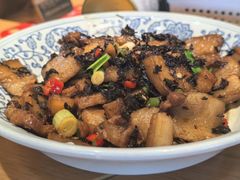 -头上红煨盐鸡·非遗院子餐厅