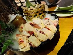 -洪氏嗨捞·广东猪肚鸡·椰子鸡火锅(西咸万象城店)