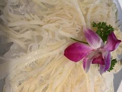 -尚尚仙·酸汤猪手·猪肚鸡火锅(华联万柳购物中心店)