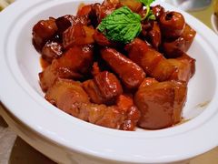 山楂红烧肉-山楂树融合菜餐厅