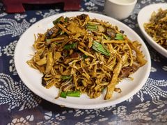 -临江餐馆二楼美食部落