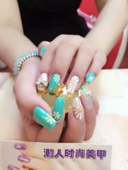 点击看大图 -小红楼美甲美容中心