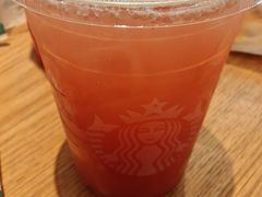-星巴克(青岛火车北站候车大厅店)