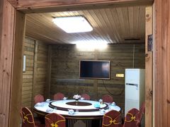 -临高吉海土窑海鲜(琼山店)