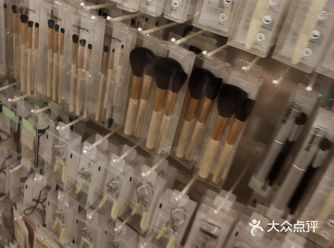 你有尝试过名创优品店里面的美妆小工具吗