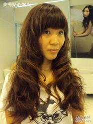 动感长发发型-美秀造型