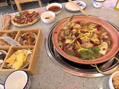 -阿婆情腊排骨火锅(金虹路店)