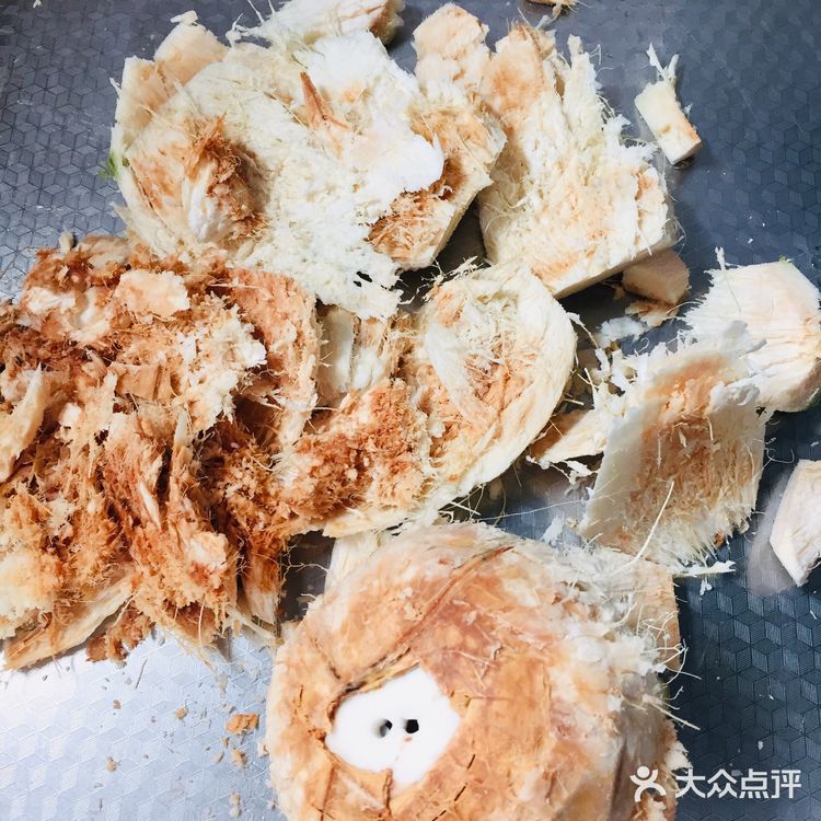 买了多次的椰子，椰子水喝完就扔了，妈妈说好浪费