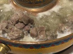 -毛辣果·贵州红酸汤牛肉火锅(西单店)