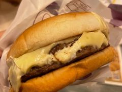 浓浓高达芝士双层吉士堡-麦当劳(斜土路2号店)