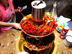 -沪小二炭火蛙锅(淮海中路美食不夜城店)