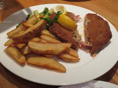 日内瓦猪肉卷配薯条-Geneva日内瓦餐厅(西郊宝成花苑店)