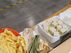 -浪里寻·臻牛养生牛肉火锅(方圆荟店)