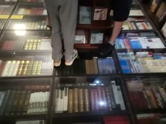 -钟书阁(松江泰晤士小镇店)