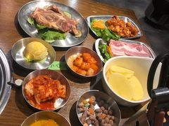 小菜碳生菜无限量-·缸桶屋·韩式牛肋条自助烤肉(西湖D11店)