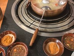 -阿山卓·野生菌火锅·纳西火塘烤肉