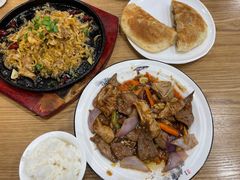 铁板酸菜月牙骨-李连贵熏肉大饼(沈阳站店)