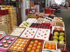 -上海龙吴水胜海发市场