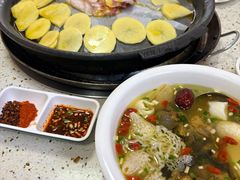 -苗家特色土烙锅·老字号