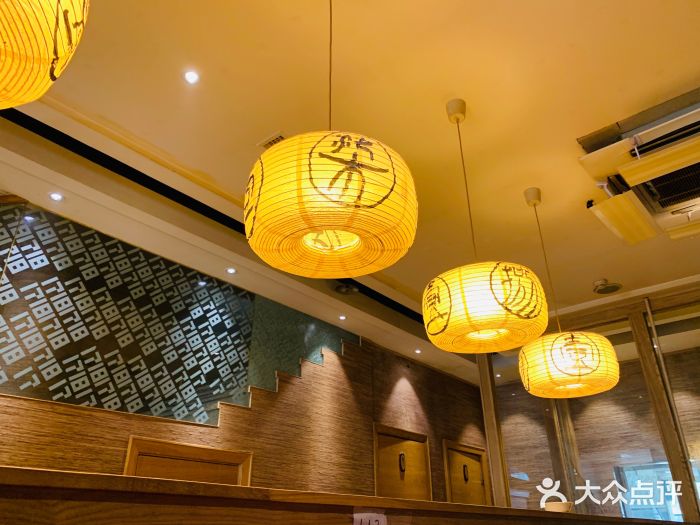 馋嘴蛙火锅大堂图片