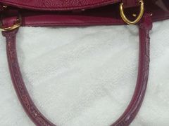 -爱革·洗衣改衣·洗鞋修鞋·洗包修包·奢侈品护理(宝地广场店)