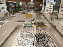 -J-Optical佳视明眼镜·蔡司视觉(青岛金茂览秀城店)
