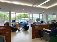 -上海宝信宝马4S店