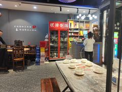 -老街烧烤大排档·地道湖北菜·龙虾馆(汉口火车站店)