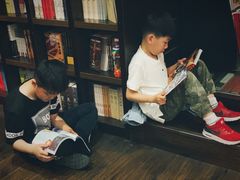 -钟书阁(松江泰晤士小镇店)