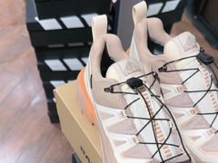 -ABC MART(心斎橋店)