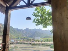 -百里峡七彩艺术小镇