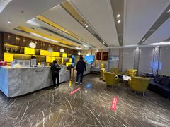 -潮漫酒店(北京通州环球度假区临河里地铁站店)
