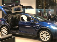 -TESLA 特斯拉(上海太古汇体验店)