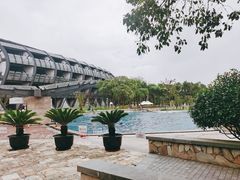 -上海滴水湖皇冠假日酒店