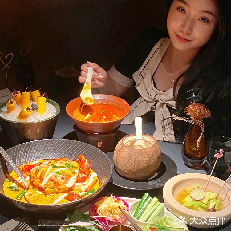 不愧是由米其林一星厨政团队监制的星叶南洋料理店