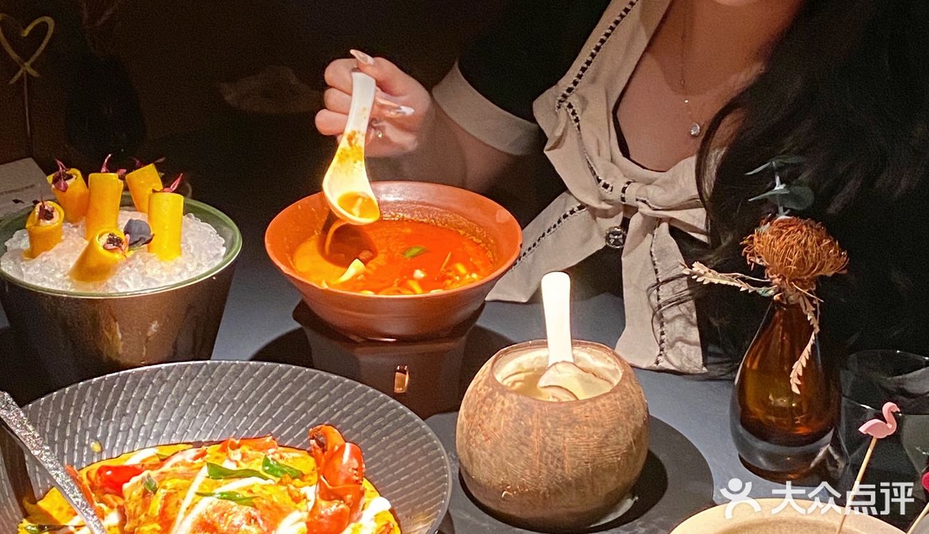 不愧是由米其林一星厨政团队监制的星叶南洋料理店