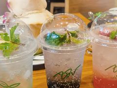 -Chom Cafe and Restaurant
