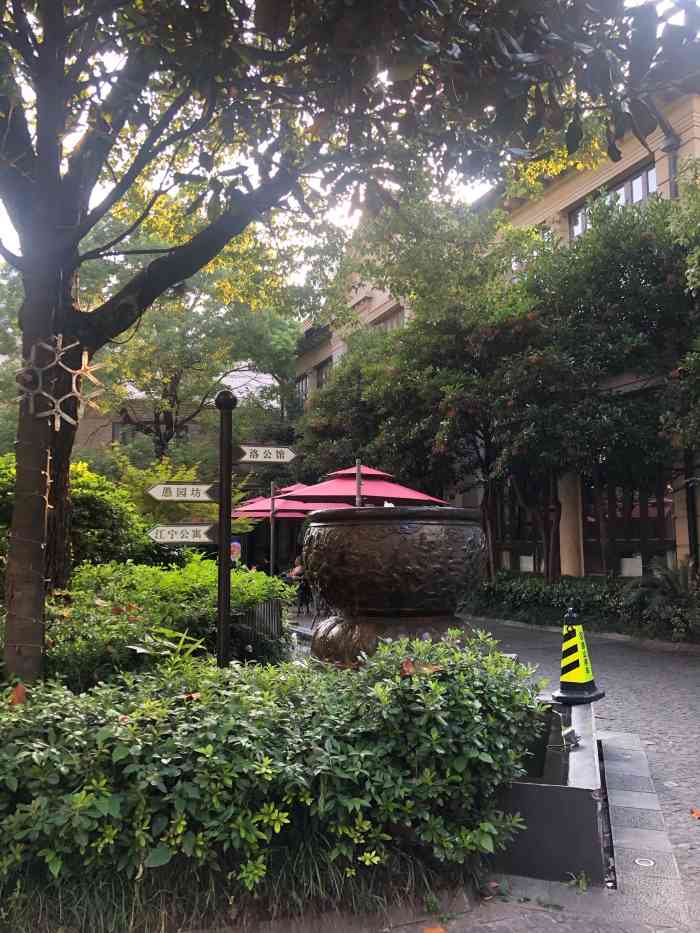 嘉春"嘉春753是一个办公和餐饮区,在愚园路7-大众点评移动版