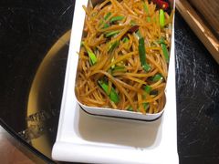 -东口码头·烧鸽子·鱼头泡饼·地方菜(金鹰悦城店)
