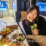 氛围感拉满的餐吧… 就在珠江道！跟朋友在夏广场那边唱完k