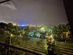 -上海滴水湖皇冠假日酒店