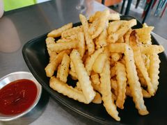 辣肉酱薯条-MI WU FACTORY米屋美食工厂餐厅(绿地店)