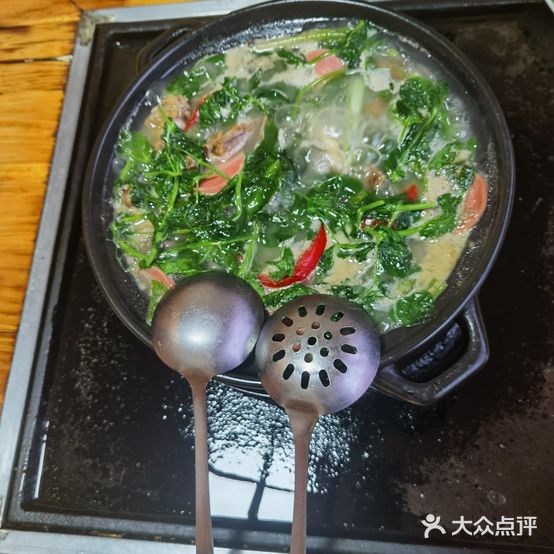 云丽红火塘腊排骨店