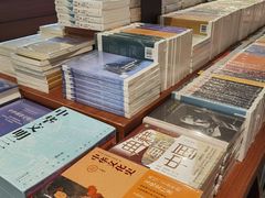 -尔雅书店(太原金广大厦店)