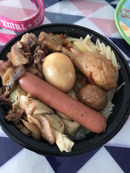 超级奶爸卤汁拌饭-"就在家附近每次经过总是看到有好多外卖的来.