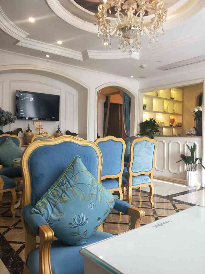 花神艺术养颜(朝晖店)-"很久没去做美容了,今天刚好在旁边,大众点.