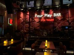 -FOUR PLAY BAR