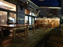 -layback cafe & bar